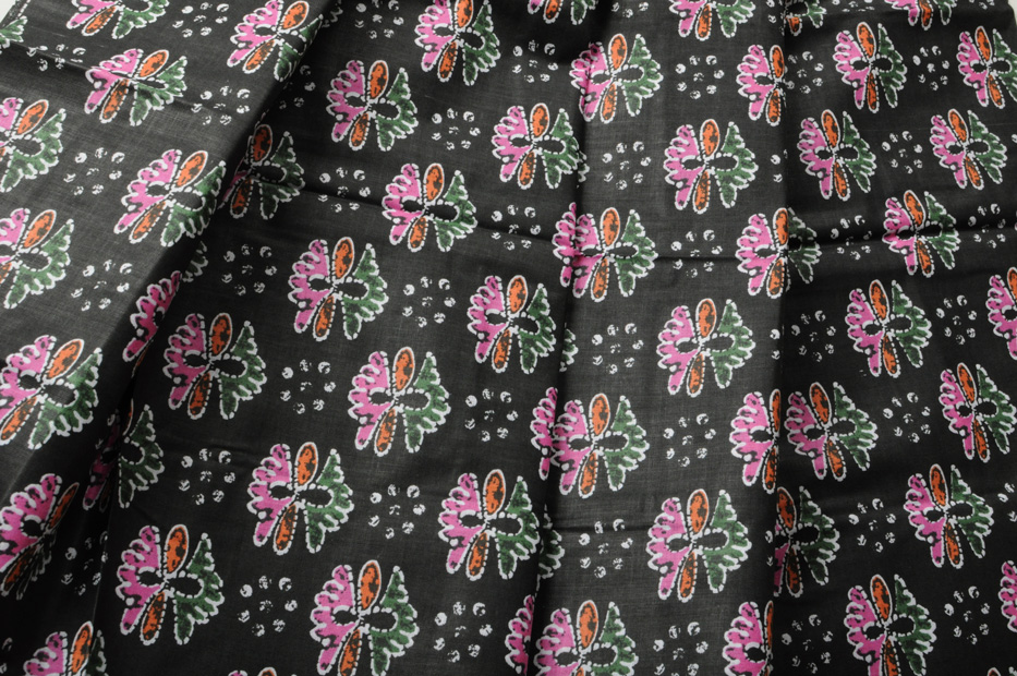 Printed Lunghi Black with Bee